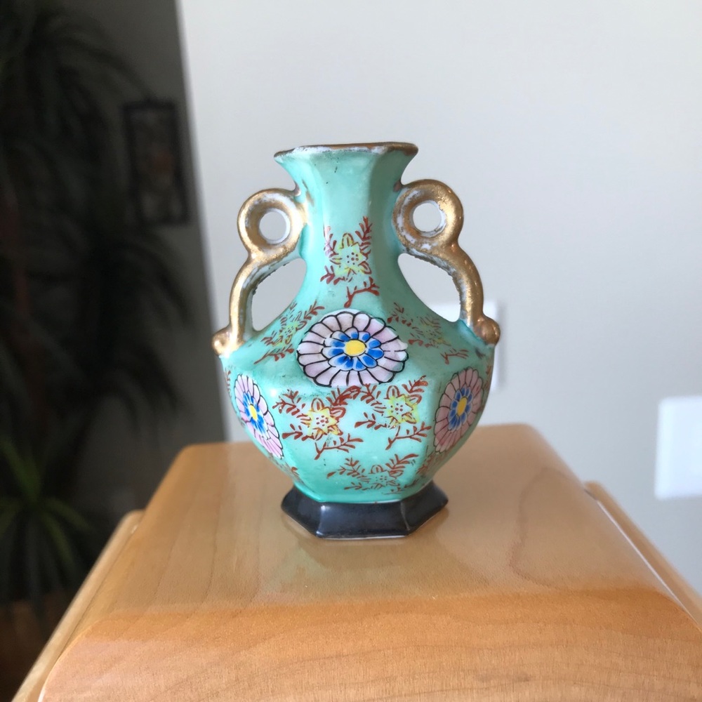 VINTAGE MINIATURE HAND PAINTED VASE